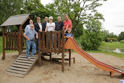 Einweihung eines Spielgeräts im Gartenschaupark Hockenheim.