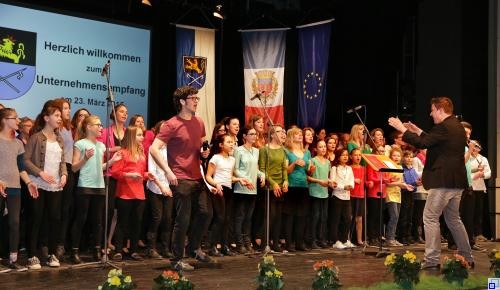 Auftritt von Vocal Offspring, AufTakt, des Kammerchors Cantiamo und des Suburban Swing Project beim Unternehmensempfang